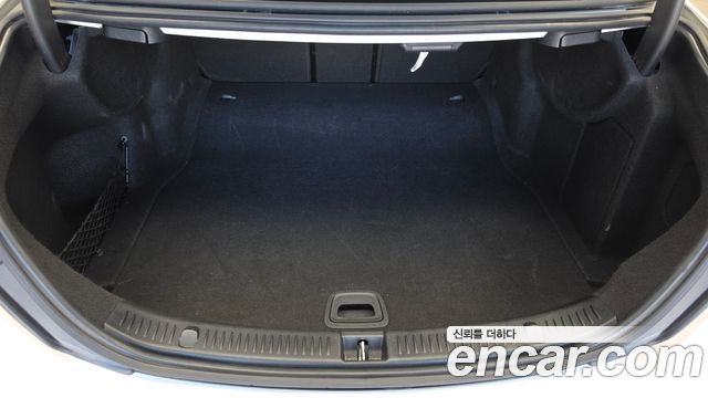 Mercedes-Benz E-Class (W213) E220d 4MATIC AMG Line 2022 — фото 20