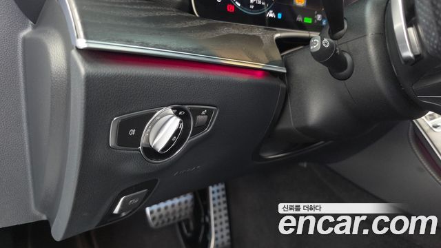 Mercedes-Benz E-Class (W213) E220d 4MATIC AMG Line 2022 — фото 31