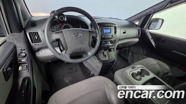 Hyundai Grand Starex Van 3-Seater Style 2019 — фото 7