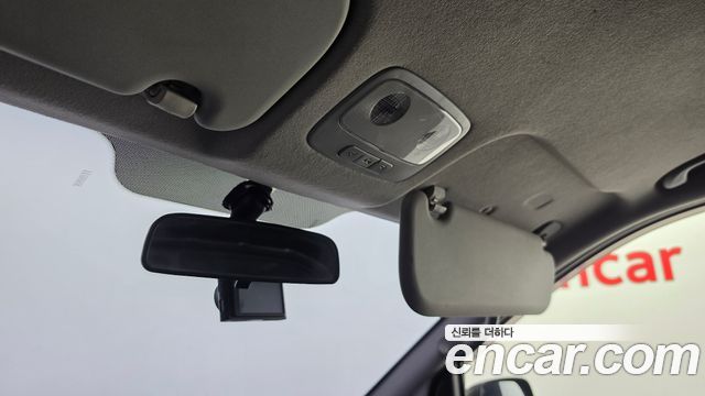 Hyundai Grand Starex Van 3-Seater Style 2019 — фото 19
