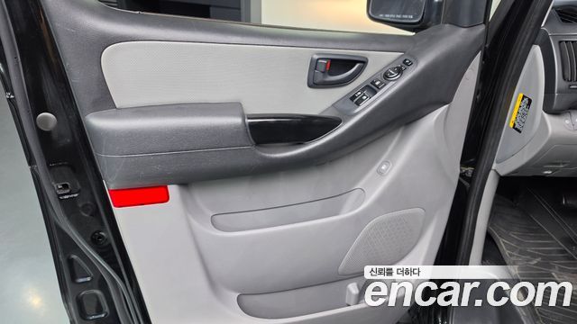 Hyundai Grand Starex Van 3-Seater Style 2019 — фото 24