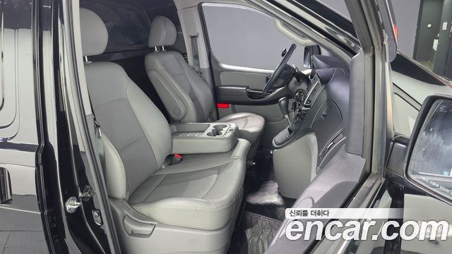 Hyundai Grand Starex Van 3-Seater Style 2019 — фото 26