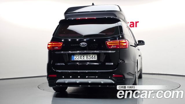 Kia Carnival 9-Seater Hi-Limousine Noblesse Special 2019 — фото 4