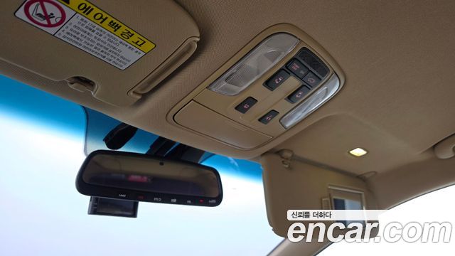 Kia Carnival 9-Seater Hi-Limousine Noblesse Special 2019 — фото 23