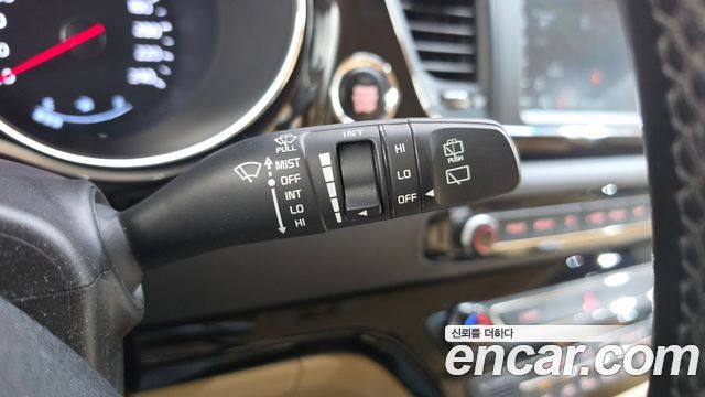 Kia Carnival 9-Seater Hi-Limousine Noblesse Special 2019 — фото 34