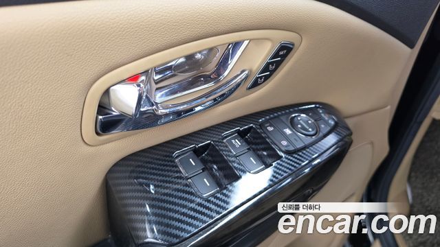 Kia Carnival 9-Seater Hi-Limousine Noblesse Special 2019 — фото 35