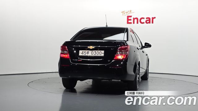 Chevrolet Aveo Sedan 1.4 Turbo LT 2017 — фото 4