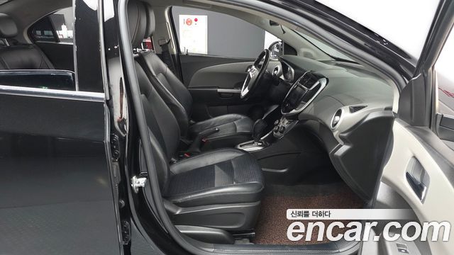 Chevrolet Aveo Sedan 1.4 Turbo LT 2017 — фото 11