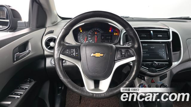 Chevrolet Aveo Sedan 1.4 Turbo LT 2017 — фото 13