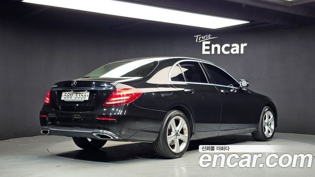 Mercedes-Benz E-Class (W213) E220d 4MATIC Avantgarde 2017 — фото 2