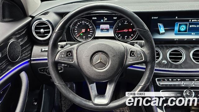 Mercedes-Benz E-Class (W213) E220d 4MATIC Avantgarde 2017 — фото 17
