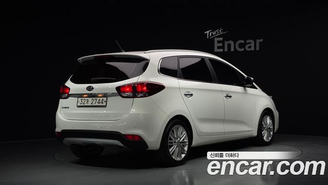 Kia Carens 2.0 LPI Prestige 2017 — фото 2