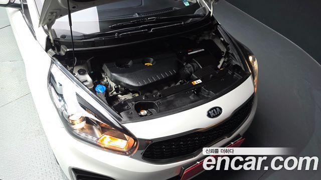 Kia Carens 2.0 LPI Prestige 2017 — фото 6
