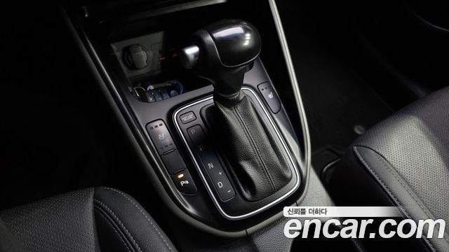 Kia Carens 2.0 LPI Prestige 2017 — фото 9