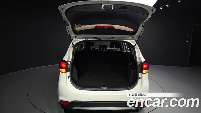Kia Carens 2.0 LPI Prestige 2017 — фото 20
