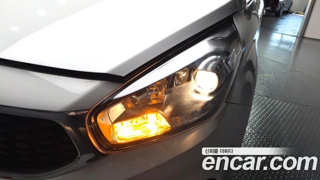 Kia Carens 2.0 LPI Prestige 2017 — фото 22