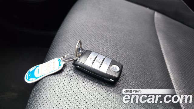 Kia Carens 2.0 LPI Prestige 2017 — фото 34