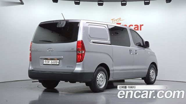 Hyundai Grand Starex Van 5-Seater Style 2019 — фото 2