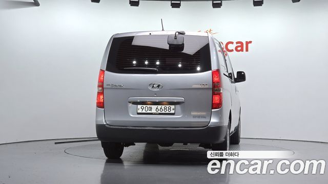 Hyundai Grand Starex Van 5-Seater Style 2019 — фото 4