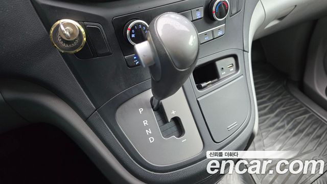 Hyundai Grand Starex Van 5-Seater Style 2019 — фото 9