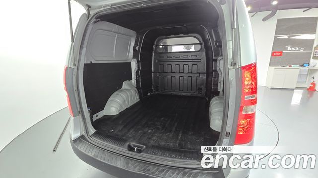 Hyundai Grand Starex Van 5-Seater Style 2019 — фото 15