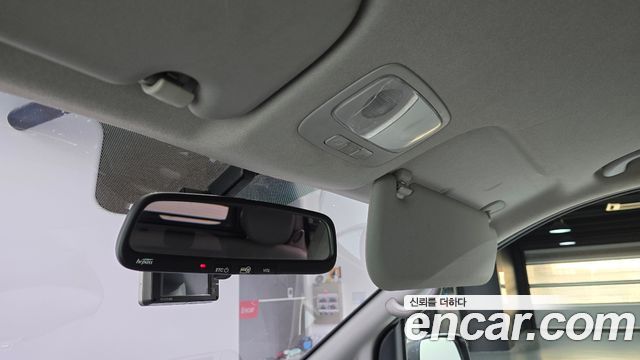 Hyundai Grand Starex Van 5-Seater Style 2019 — фото 16