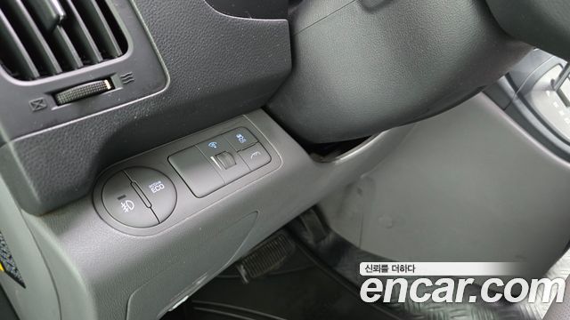 Hyundai Grand Starex Van 5-Seater Style 2019 — фото 17