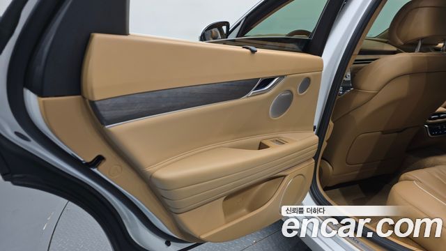 Genesis G80 (RG3) Gasoline 3.5 Turbo AWD 2025 — фото 31