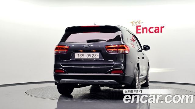 Kia Sorento Diesel 2.0 2WD Noblesse Special 2016 — фото 4