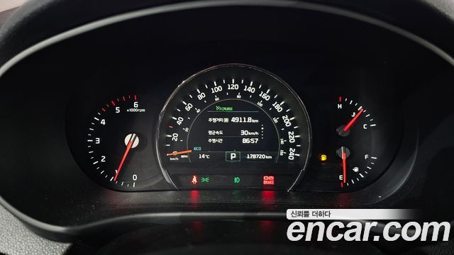 Kia Sorento Diesel 2.0 2WD Noblesse Special 2016 — фото 8