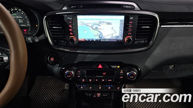 Kia Sorento Diesel 2.0 2WD Noblesse Special 2016 — фото 27