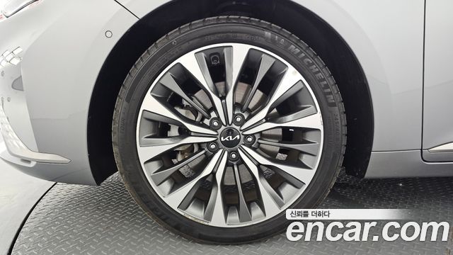 Kia K8 2.5 Gasoline 2WD Signature 2023 — фото 5