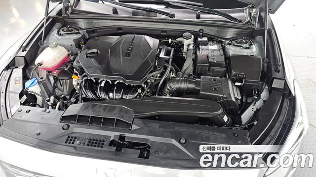 Kia K8 2.5 Gasoline 2WD Signature 2023 — фото 6