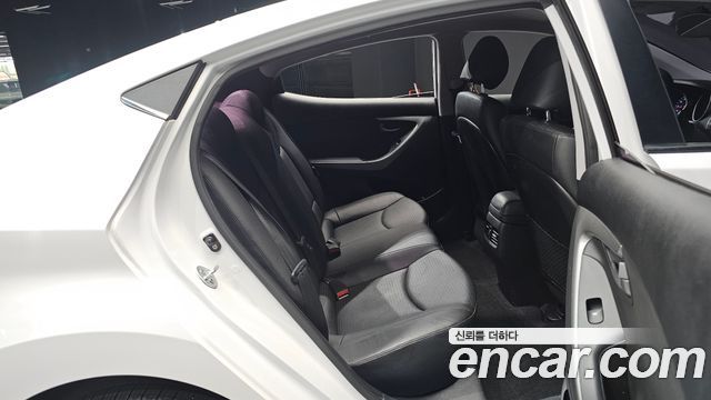 Hyundai Avante 1.6 GDi Smart Standard 2014 — фото 11