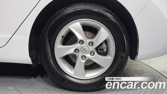 Hyundai Avante 1.6 GDi Smart Standard 2014 — фото 21