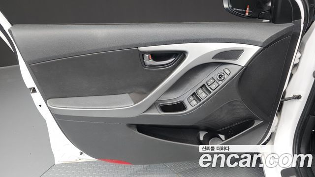 Hyundai Avante 1.6 GDi Smart Standard 2014 — фото 24
