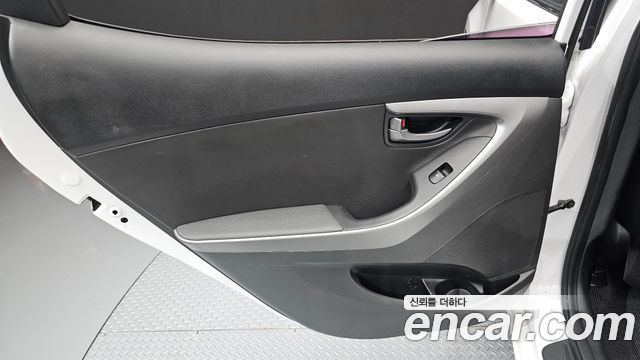 Hyundai Avante 1.6 GDi Smart Standard 2014 — фото 25
