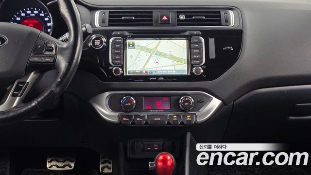 Kia Pride 5DR 1.6 GDI Prestige 2015 — фото 14