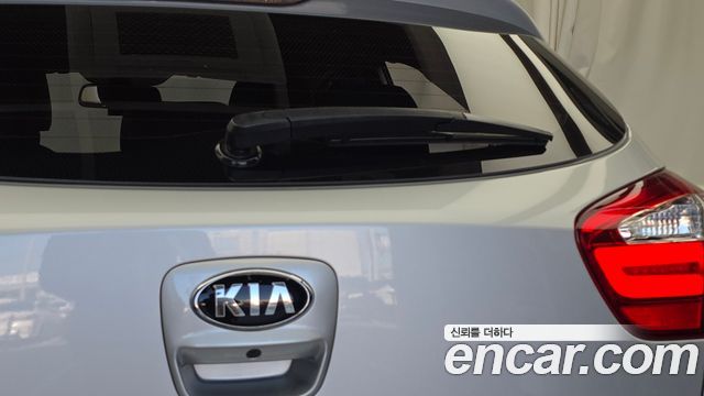 Kia Pride 5DR 1.6 GDI Prestige 2015 — фото 19
