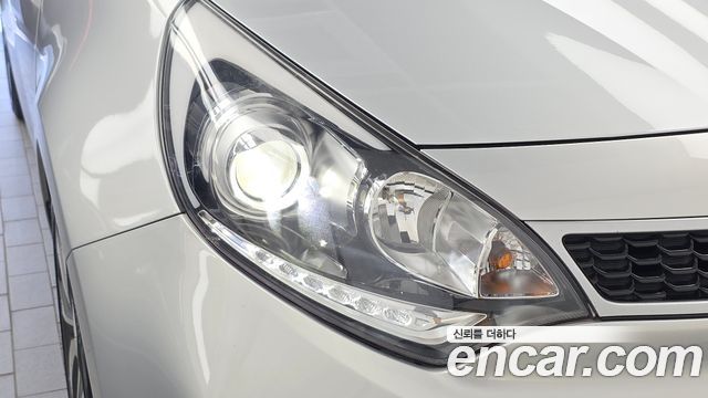 Kia Pride 5DR 1.6 GDI Prestige 2015 — фото 22