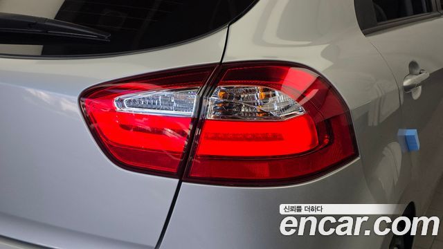 Kia Pride 5DR 1.6 GDI Prestige 2015 — фото 23