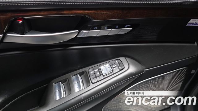 Genesis EQ900 3.8 GDI AWD Prestige 2018 — фото 31
