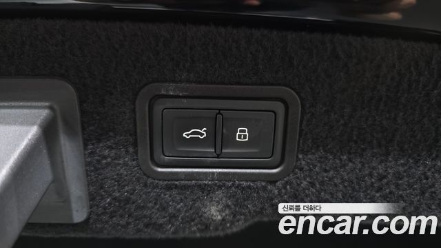 Audi A8 (D5) 60 TFSI Quattro LWB 2021 — фото 36