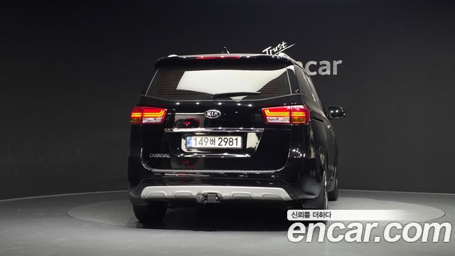Kia Carnival 9-seater Noblesse 2018 — фото 4