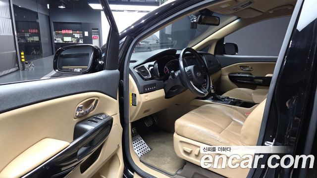 Kia Carnival 9-seater Noblesse 2018 — фото 10