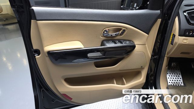Kia Carnival 9-seater Noblesse 2018 — фото 25