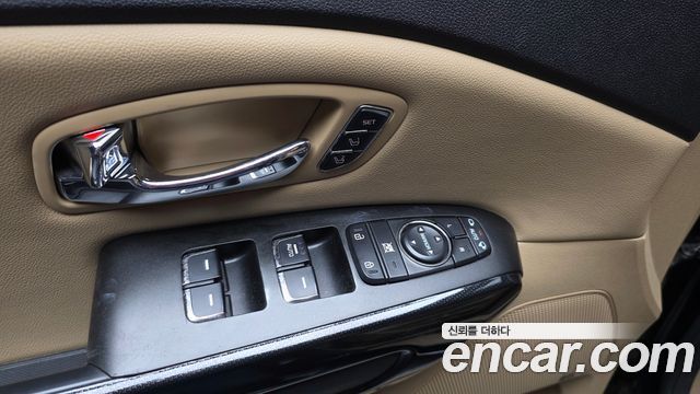 Kia Carnival 9-seater Noblesse 2018 — фото 31