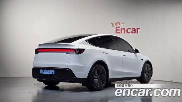 Tesla Model Y Premium RWD 2026 — фото 2
