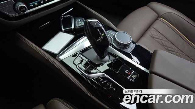 BMW 6 Series GT (G32) 640i xDrive M Sport 2023 — фото 9