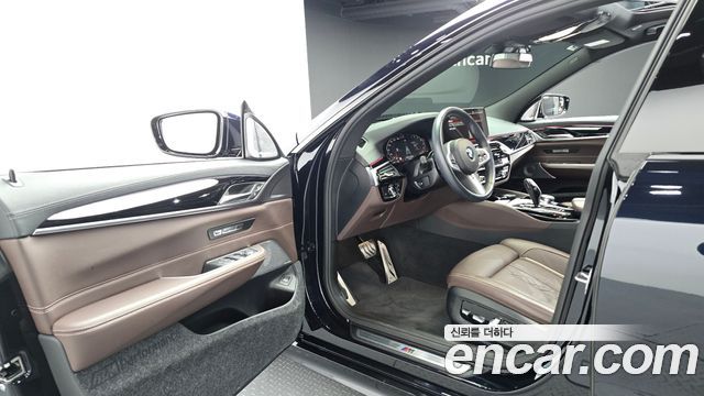 BMW 6 Series GT (G32) 640i xDrive M Sport 2023 — фото 10